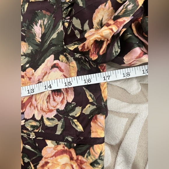 OLIVACEOUS floral top peplum NWT size Large - Picture 15 of 16